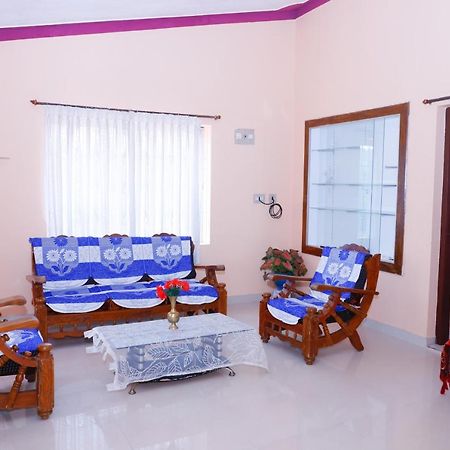Giri'S Homestay マディケーリ エクステリア 写真