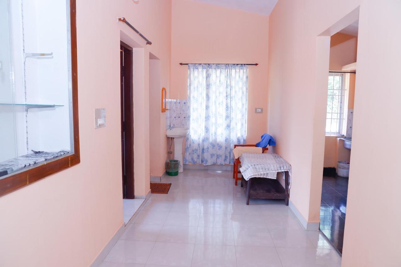 Giri'S Homestay マディケーリ エクステリア 写真