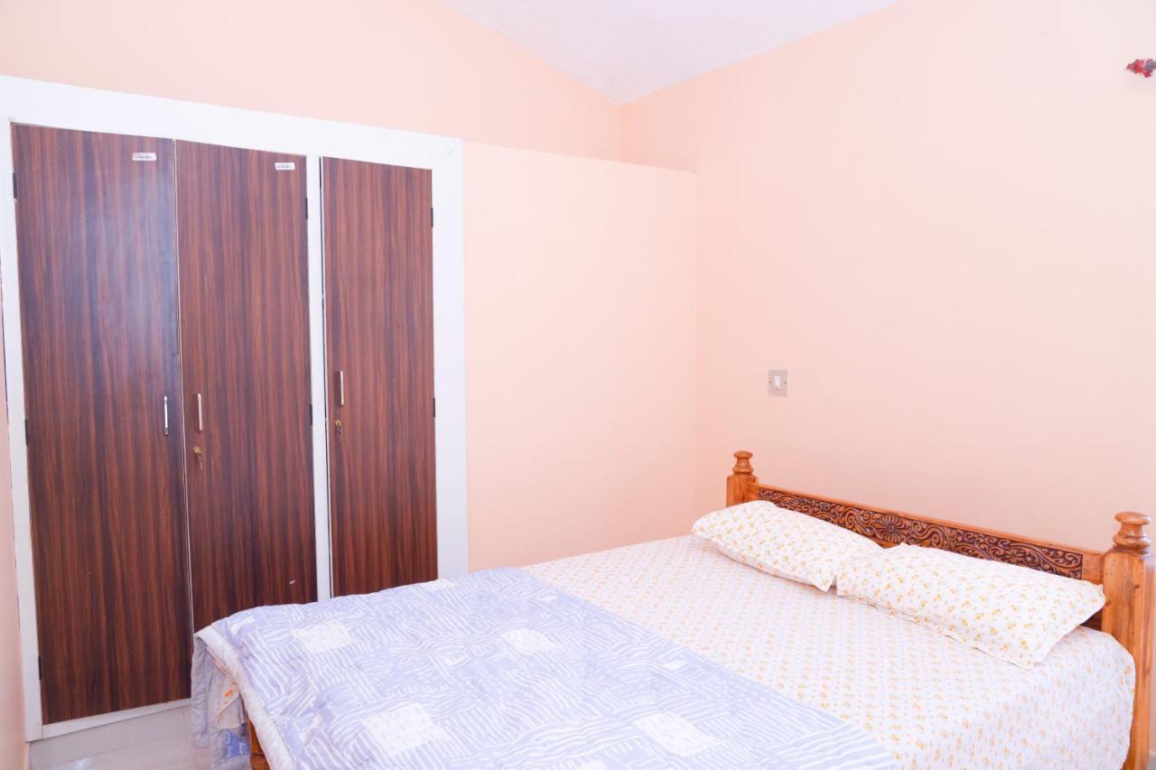 Giri'S Homestay マディケーリ エクステリア 写真