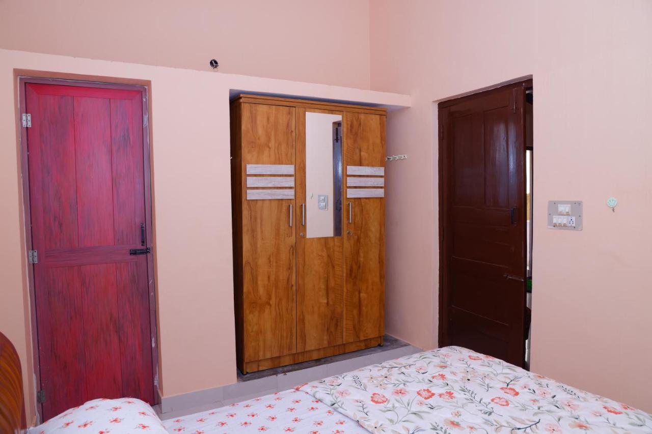 Giri'S Homestay マディケーリ エクステリア 写真